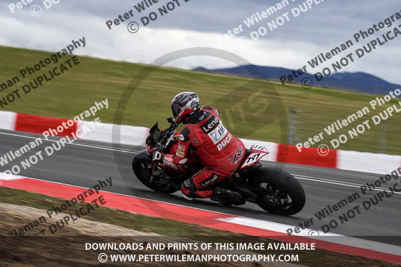 cadwell no limits trackday;cadwell park;cadwell park photographs;cadwell trackday photographs;enduro digital images;event digital images;eventdigitalimages;navarra;no limits trackdays;peter wileman photography;racing digital images;trackday digital images;trackday photos